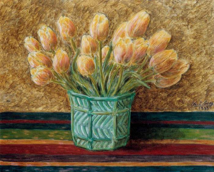Tulipes jaunes dans un vase vert