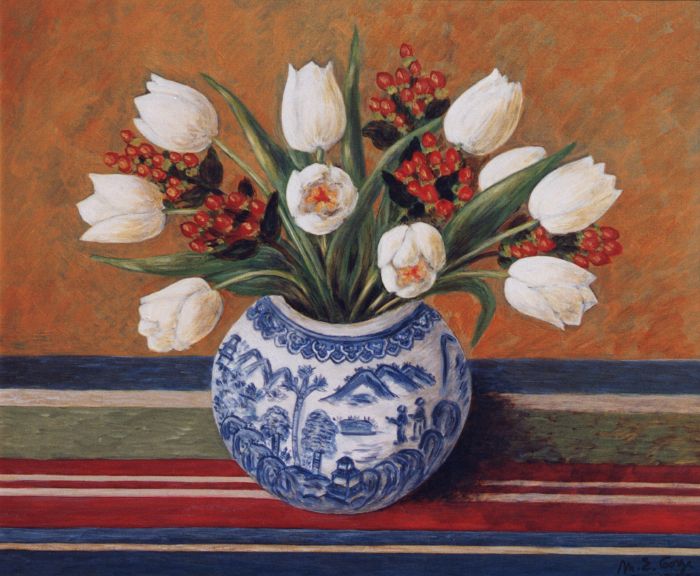 Tulipes blanches dans un pot chinois bleu