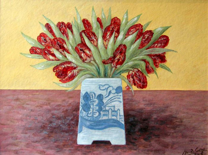 Tulipes rouges dans un vase chinois